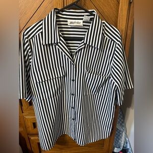 Yves St. Clair Black and White Striped Casual Shirt
